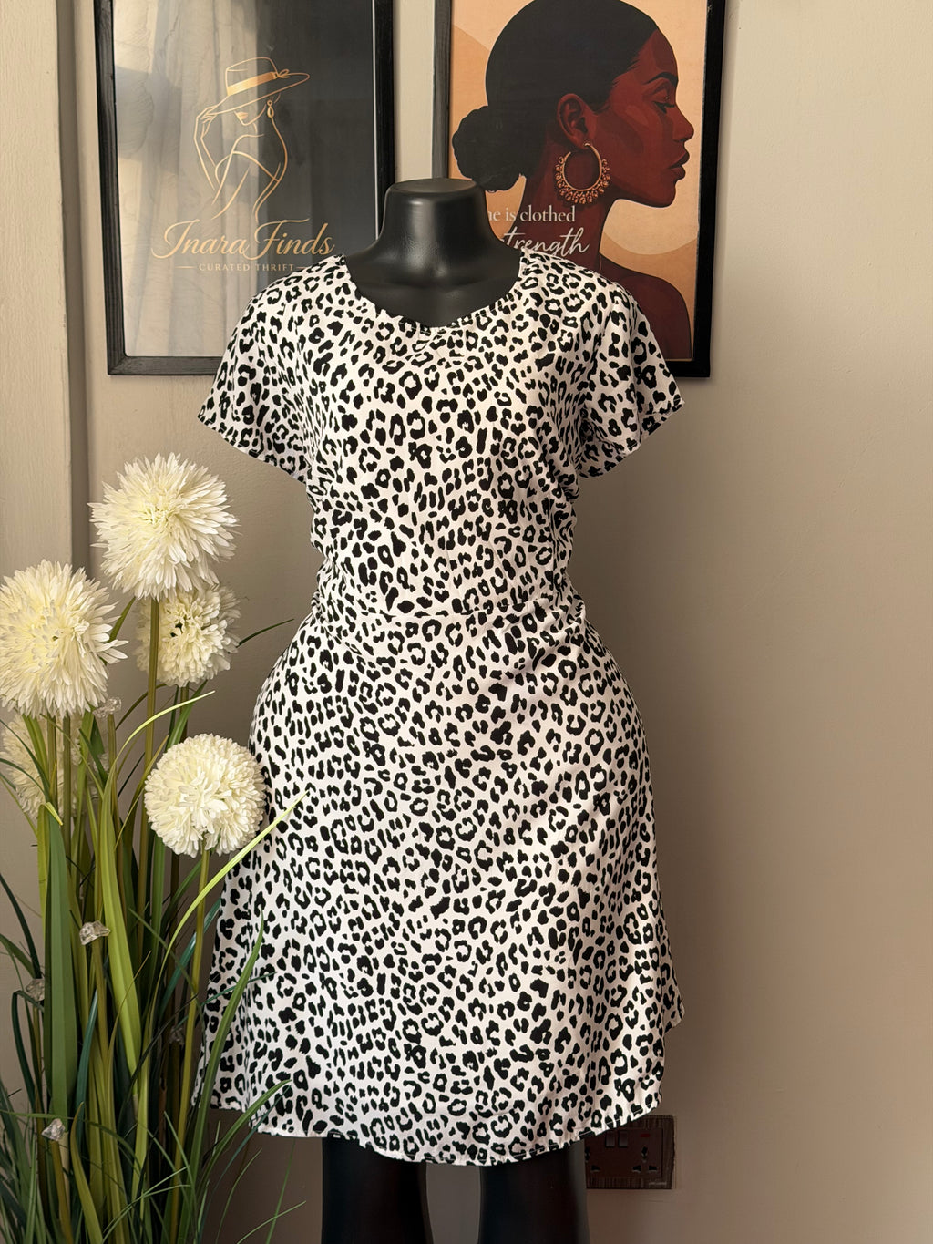 White skater featuring a bold leopard print